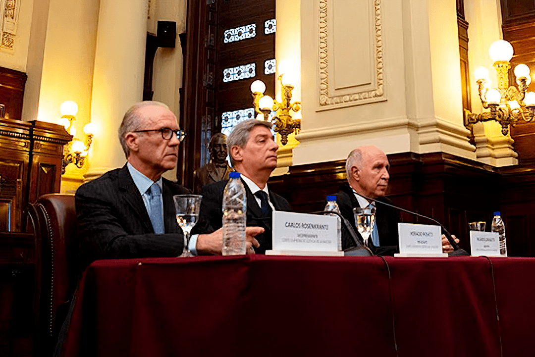 La Corte dejó firme la derogación de la Ley de Tierras y cayeron los límites a la compra de campos por extranjeros, sin pronunciarse sobre el fondo