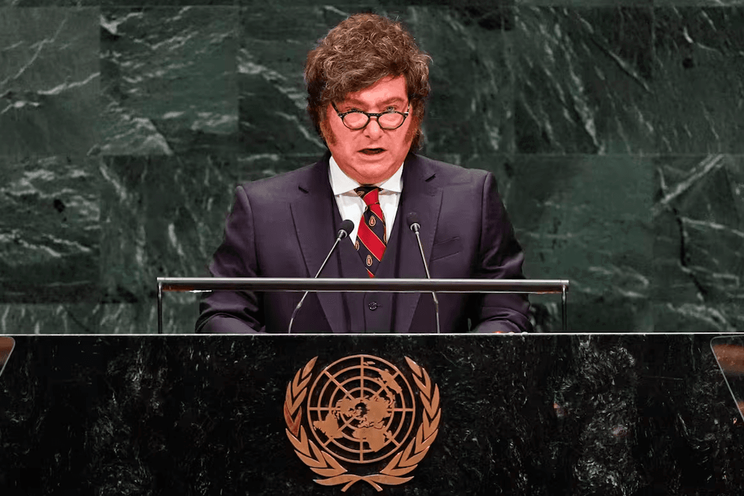 Milei llamó "organización inútil" a la ONU, reclamó a Londres negociar por Malvinas y ofreció el país como polo de inteligencia artificial